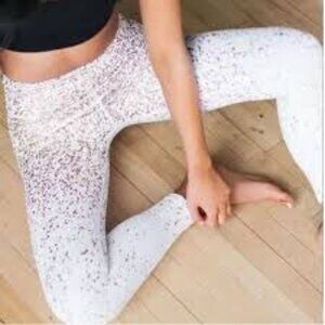ZYIA STAY GOLD LIGHT N TIGHT 7/8 LEGGINGS